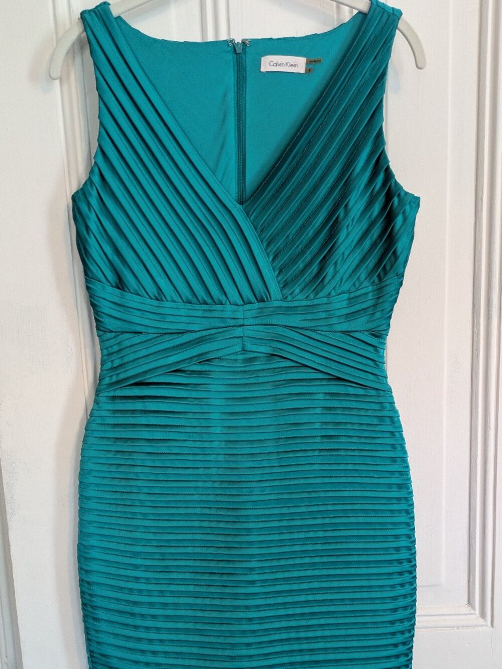 Calvin Klein Teal V-Neck Sheath Cocktail Dress Size 6